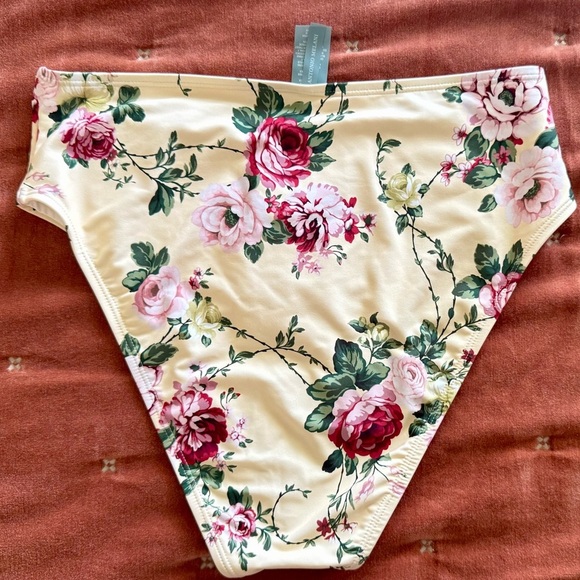ANTONIO MELANI Floral Cross-Neck Bikini SET - Picture 8 of 9